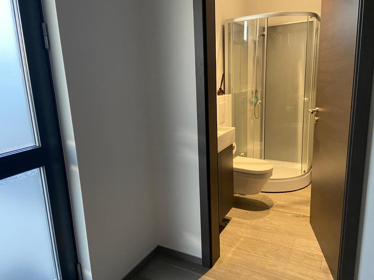 4 Person Room With Private Entrance And Bathroom Keflavík Esterno foto