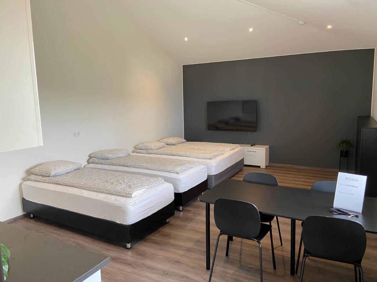 4 Person Room With Private Entrance And Bathroom Keflavík Esterno foto